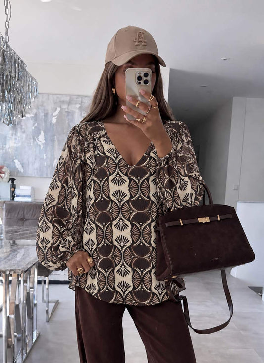 Une blouse fluide au charme chic et naturel